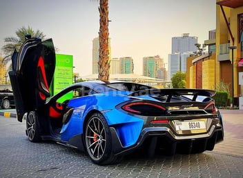 Blue McLaren 600lt for rent in Dubai 0