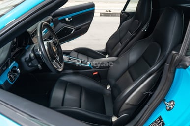 Blue Porsche 911 Carrera cabrio for rent in Dubai 3