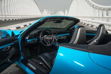 Blue Porsche 911 Carrera cabrio for rent in Dubai 4