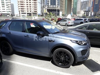 أزرق Range Rover Discovery للإيجار في Abu-Dhabi 2