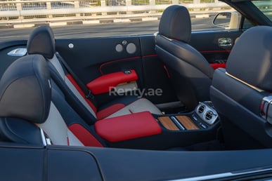 Weiß Rolls Royce Dawn, Exclusive 3-color interior zur Miete in Abu-Dhabi 5