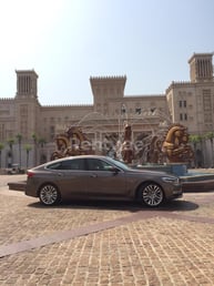 Marrone BMW 640 GT in affitto a Abu-Dhabi 1