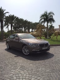 Brun BMW 640 GT en location à Abu-Dhabi 3