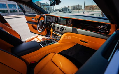 أزرق غامق Rolls Royce Ghost للإيجار في Sharjah 4