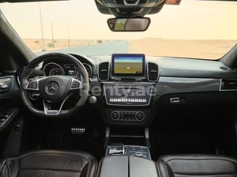 رمادي غامق Mercedes GLC-S للإيجار في Sharjah 0