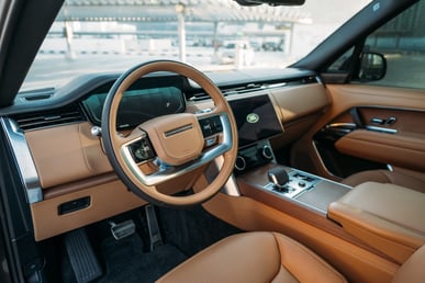 Dark Grey Range Rover Vogue HSE for rent in Dubai 3