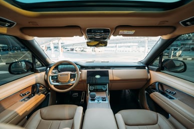 رمادي غامق Range Rover Vogue HSE للإيجار في Dubai 4