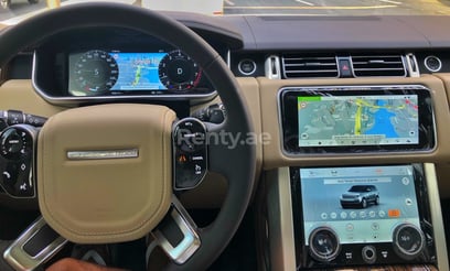 Dunkelgrau Range Rover Vogue zur Miete in Dubai 3