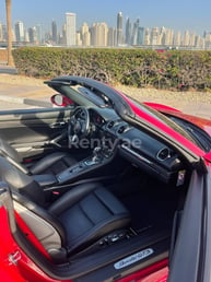 Rosso scuro Porsche Boxster GTS in affitto a Abu-Dhabi 4