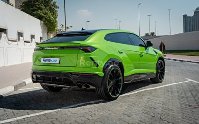 Green Lamborghini Urus Capsule for rent in Dubai 1