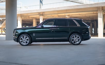 Green Rolls Royce Cullinan for rent in Dubai 0