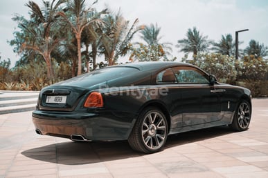 Verde Rolls Royce Wraith en alquiler en Dubai 3