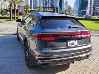 Grau Audi Q8 S-LINE zur Miete in Abu-Dhabi 2