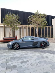 Grey Audi R8 V10 for rent in Abu-Dhabi 2