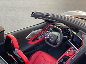 Grigio Chevrolet Corvette Spyder in affitto a Abu-Dhabi 2