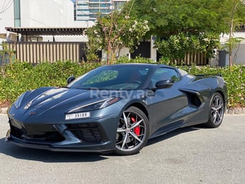 اللون الرمادي Chevrolet Corvette Spyder للإيجار في Dubai 3