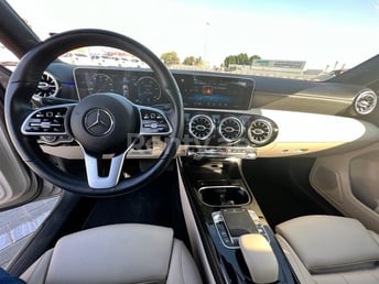 Gris Mercedes A 220 en alquiler en Abu-Dhabi 8