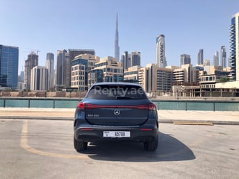 Grau Mercedes EQA FULL ELECTRIC zur Miete in Abu-Dhabi 9