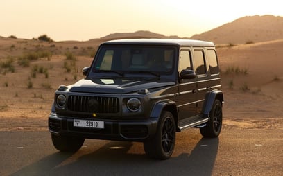 اللون الرمادي Mercedes G63 AMG للإيجار في Dubai