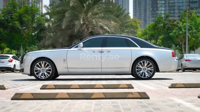 Silver Rolls Royce Ghost for rent in Dubai 2