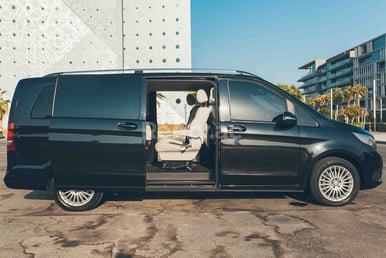 Black Mercedes V Class for rent in Abu-Dhabi 2