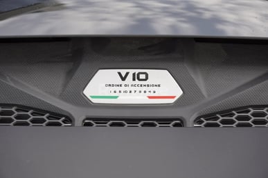 البرتقالي Lamborghini Huracan Evo للإيجار في Dubai 5