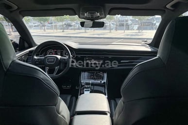 Orange RSQ8 for rent in Abu-Dhabi 4