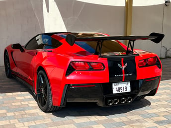 Rosso Chevrolet Corvette Stingray in affitto a Abu-Dhabi 5