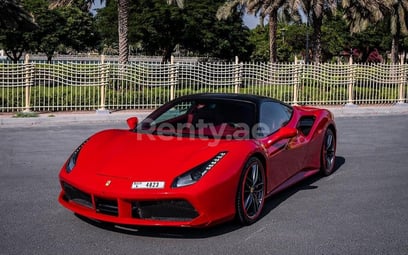 أحمر Ferrari 488 GTB للإيجار في Dubai