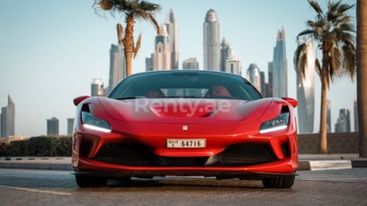 在Dubai租赁红色 Ferrari F8 Tributo 5