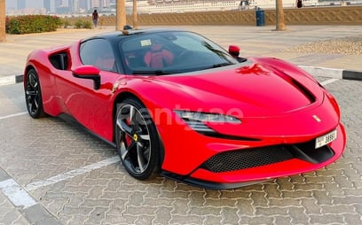 أحمر Ferrari SF90 للإيجار في Dubai