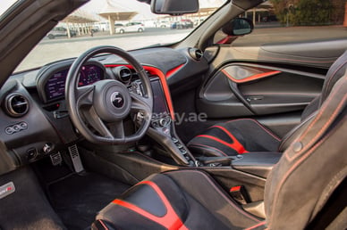 Red McLaren 720 S Spyder for rent in Abu-Dhabi 5