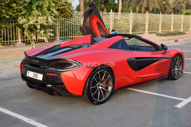 Red McLaren 570S for rent in Abu-Dhabi 3