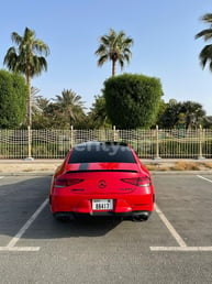 Rosso Mercedes CLS 53 in affitto a Abu-Dhabi 2