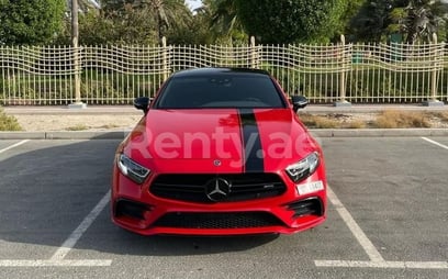 Rosso Mercedes CLS 53 in affitto a Sharjah