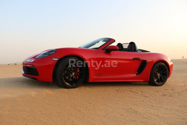 Rot Porsche Boxster zur Miete in Dubai 2