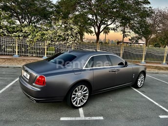 Silver Grey Rolls Royce Ghost for rent in Dubai 5