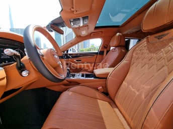 ابيض رمادي Bentley Flying Spur للإيجار في Dubai 2