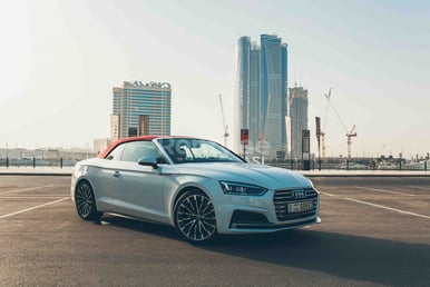 Weiß Audi A5 Cabriolet zur Miete in Dubai