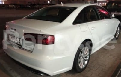 Weiß Audi A6 zur Miete in Dubai 1