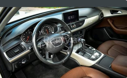 أبيض Audi A6 للإيجار في Sharjah 3