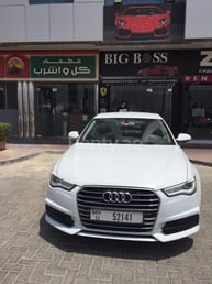 Bianca Audi A6 in affitto a Abu-Dhabi 4