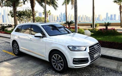 White Audi Q7 for rent in Dubai