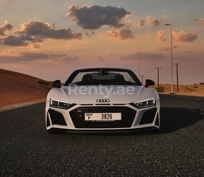 أبيض Audi R8 Facelift للإيجار في Dubai 3