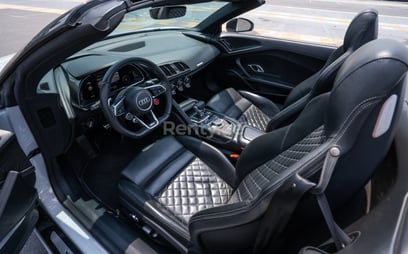 White Audi R8  V10 Spyder for rent in Dubai 3