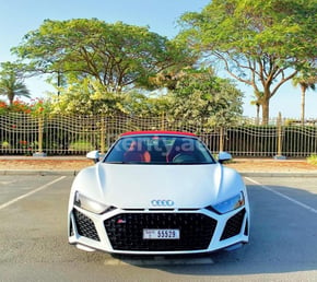 Белый Audi R8 Spyder V10 в аренду в Sharjah 2