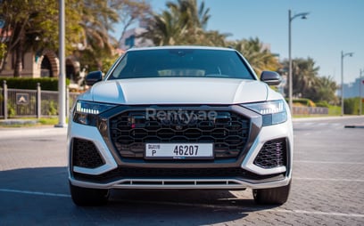 White Audi RSQ8 for rent in Dubai 0
