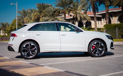 White Audi RSQ8 for rent in Dubai 6