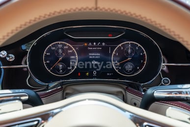 Белый Bentley Flying Spur в аренду в Dubai 2