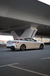 Weiß BMW 430i cabrio zur Miete in Sharjah 1